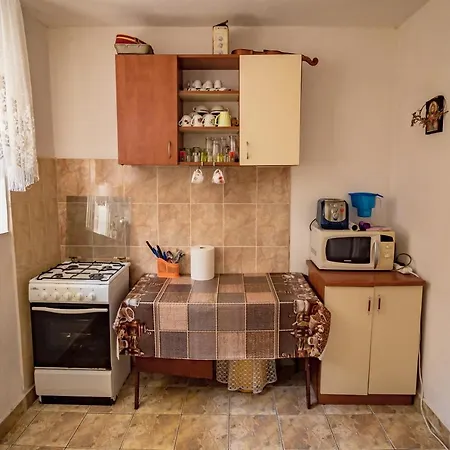 Old House Apartment *